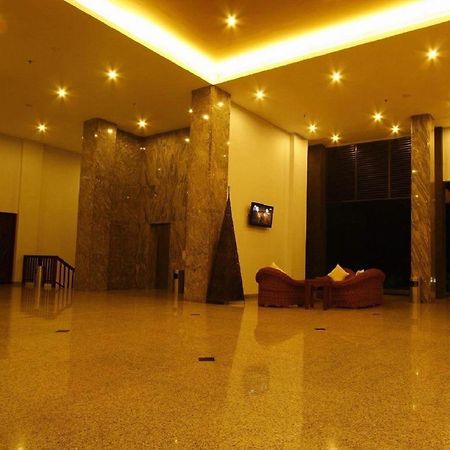 Laprima Hotel Labuan Bajo Kültér fotó