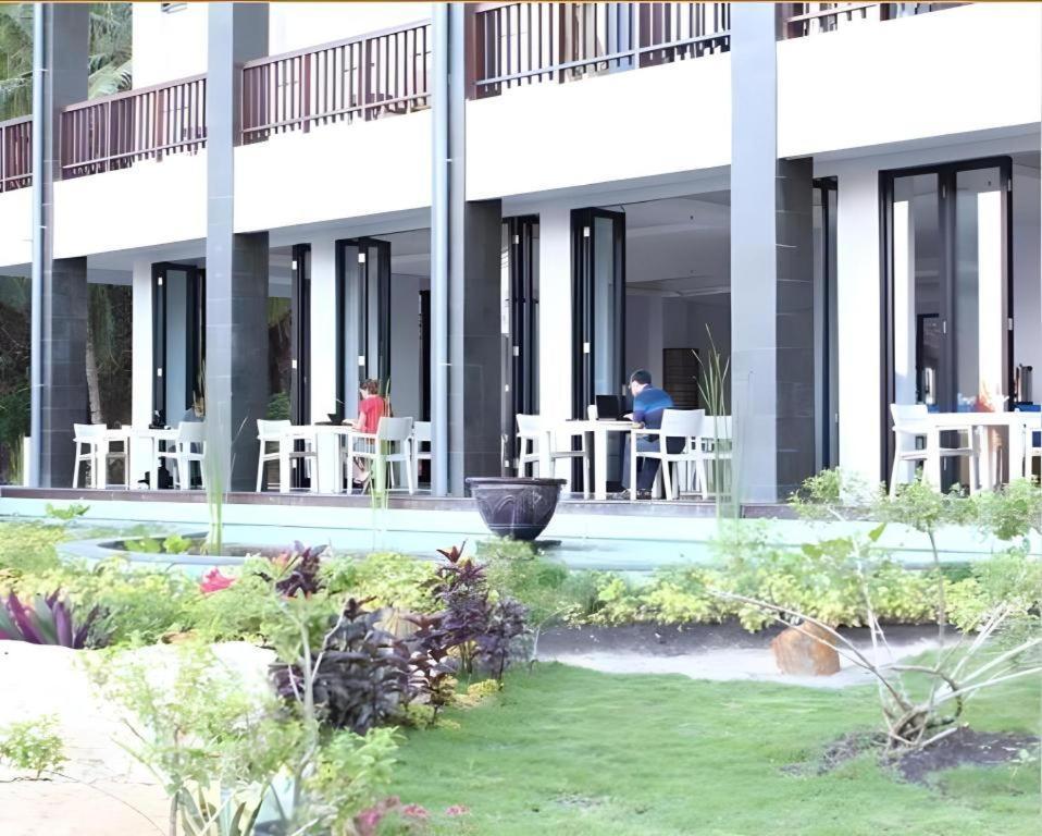 Laprima Hotel Labuan Bajo Kültér fotó