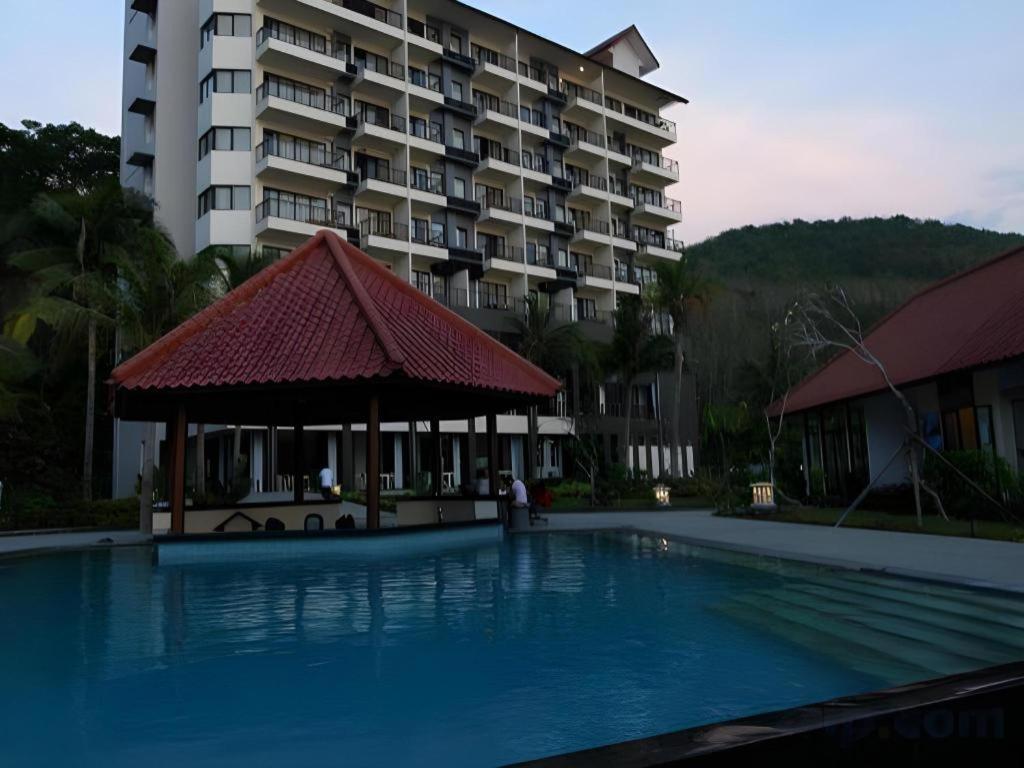 Laprima Hotel Labuan Bajo Kültér fotó