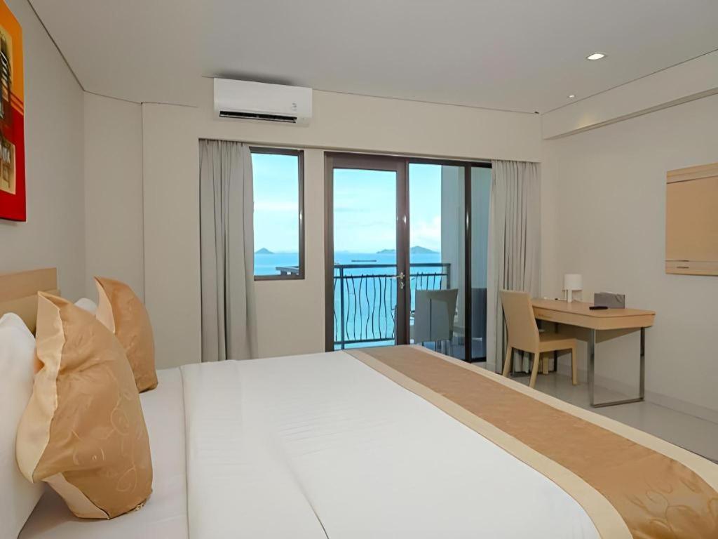Laprima Hotel Labuan Bajo Kültér fotó
